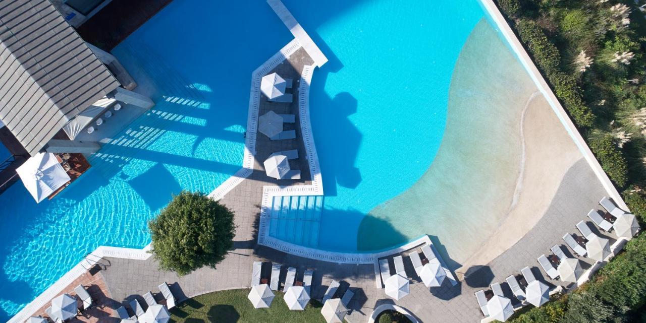 Amus Hotel & Spa Ixia  Exterior foto Aerial view of the pool at the Hotel