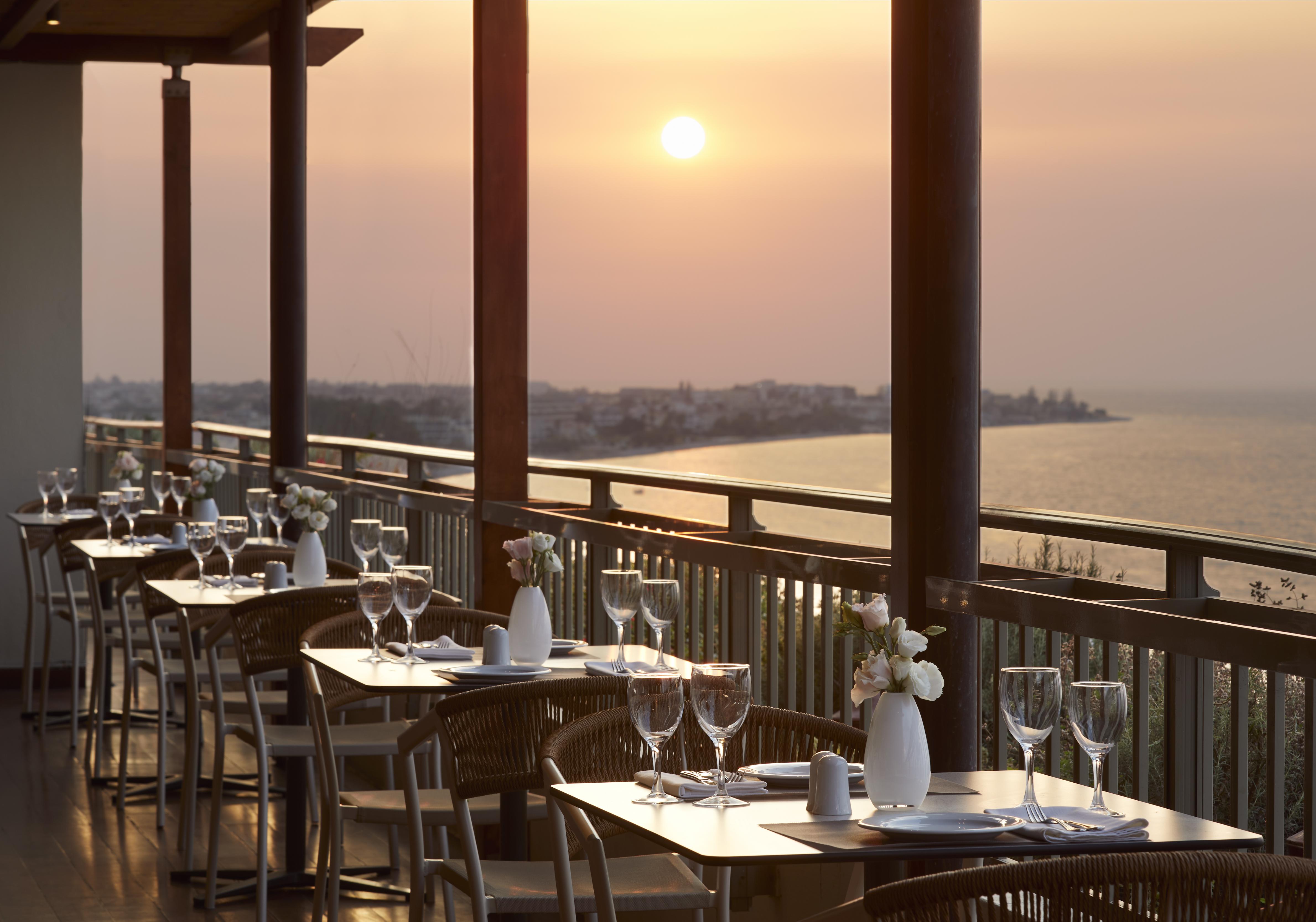 Amus Hotel & Spa Ixia  Exterior foto The Deck