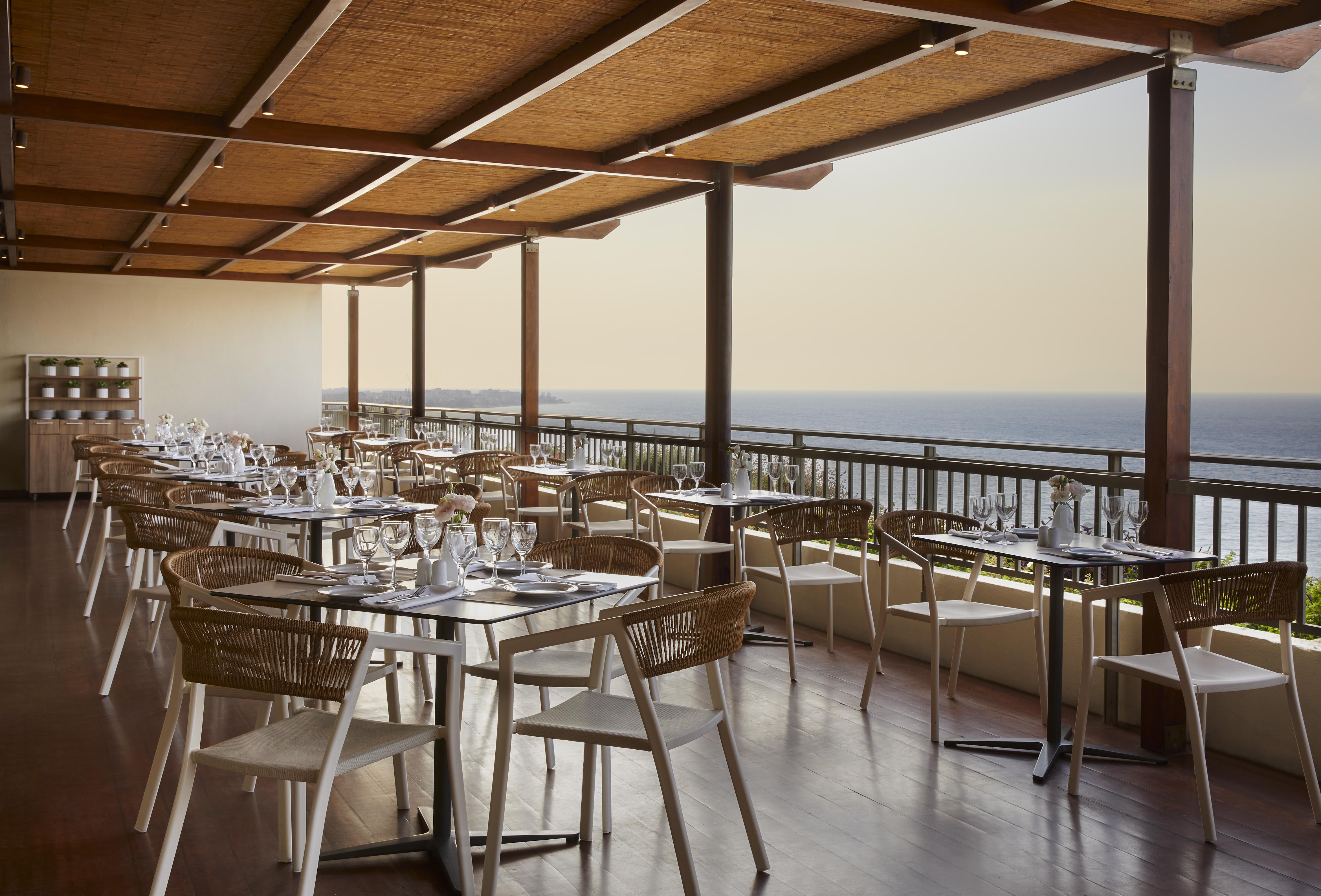 Amus Hotel & Spa Ixia  Exterior foto The Terrace