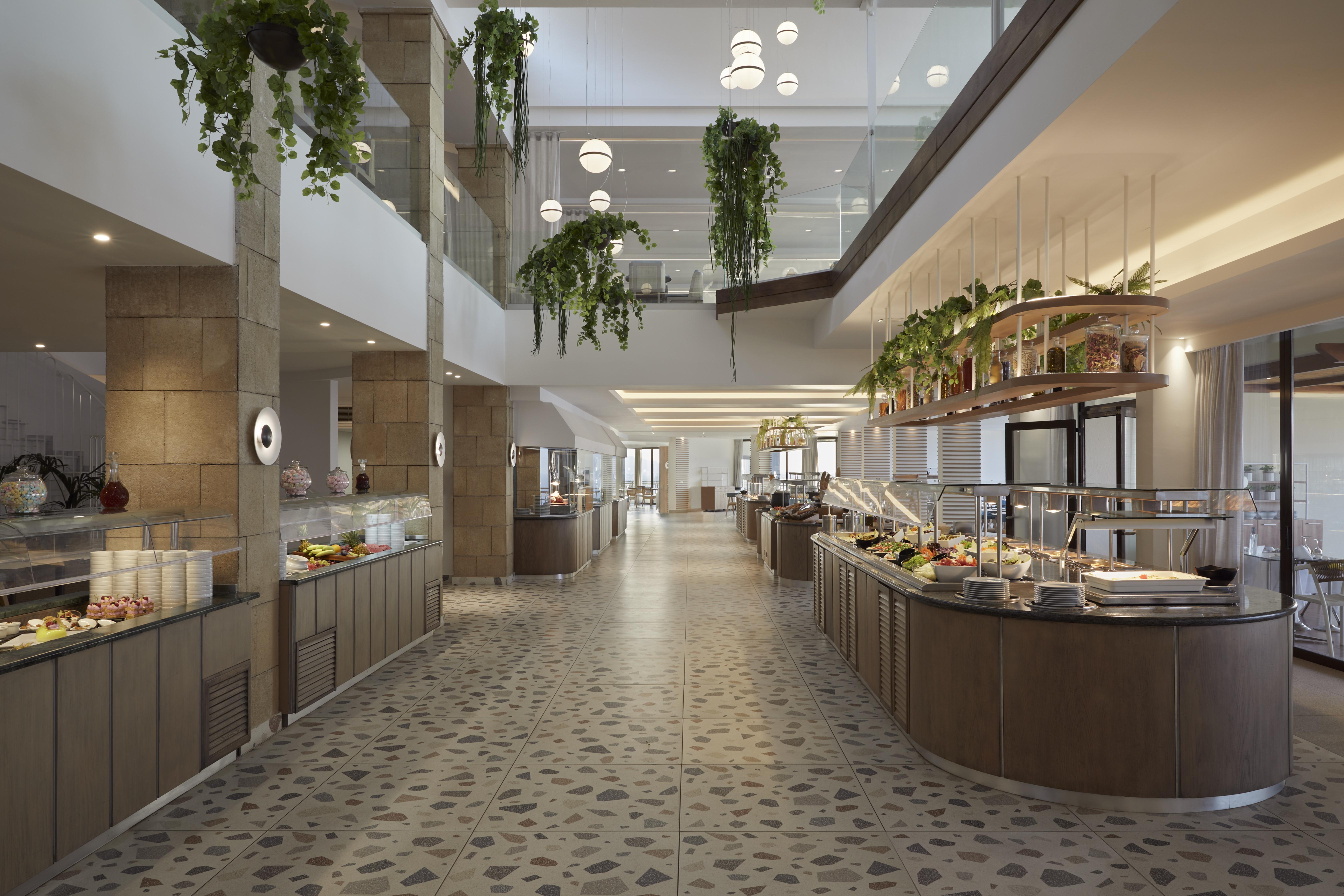 Amus Hotel & Spa Ixia  Exterior foto The interior of the new terminal