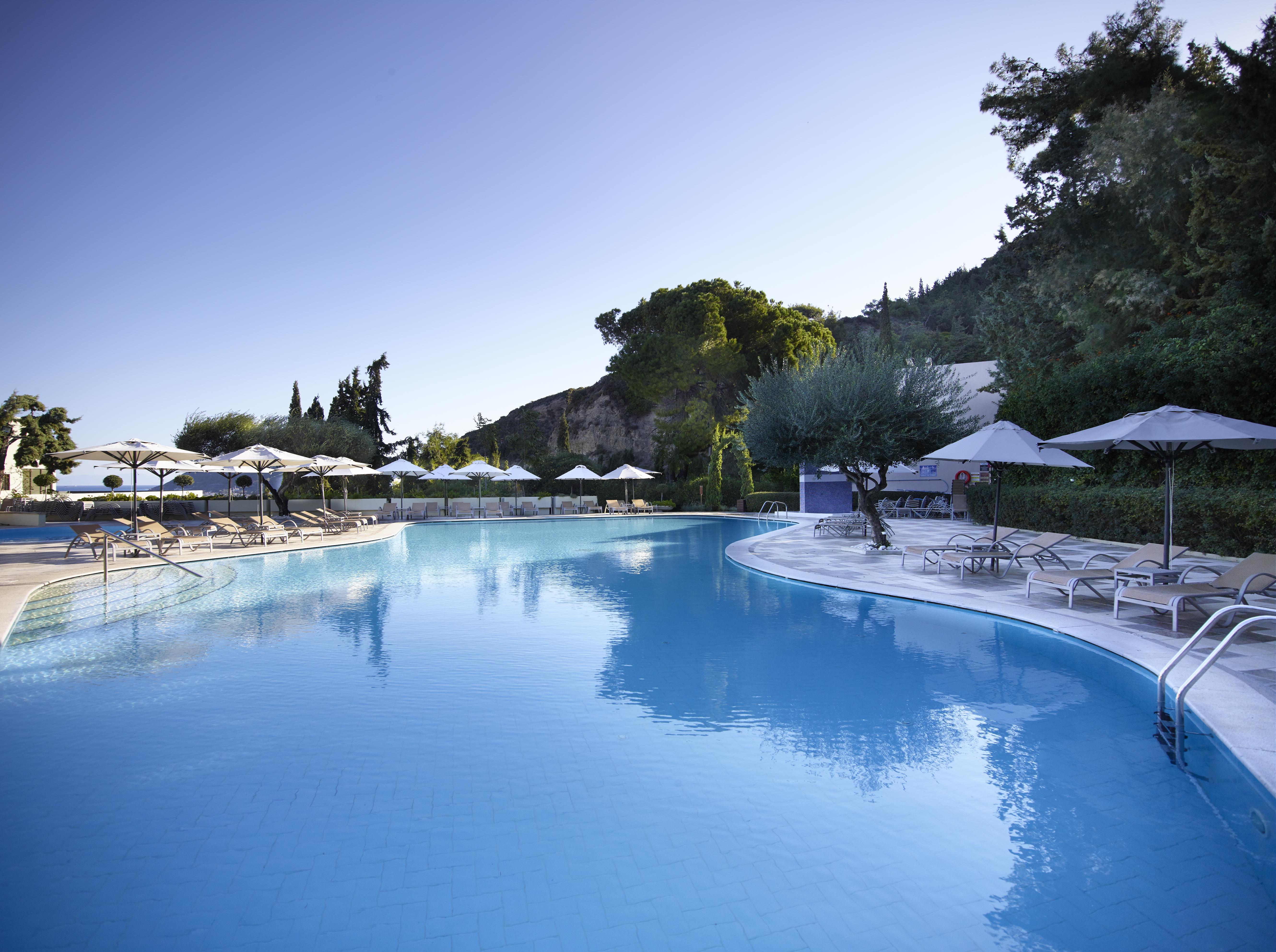 Amus Hotel & Spa Ixia  Exterior foto The swimming pool at the hotel