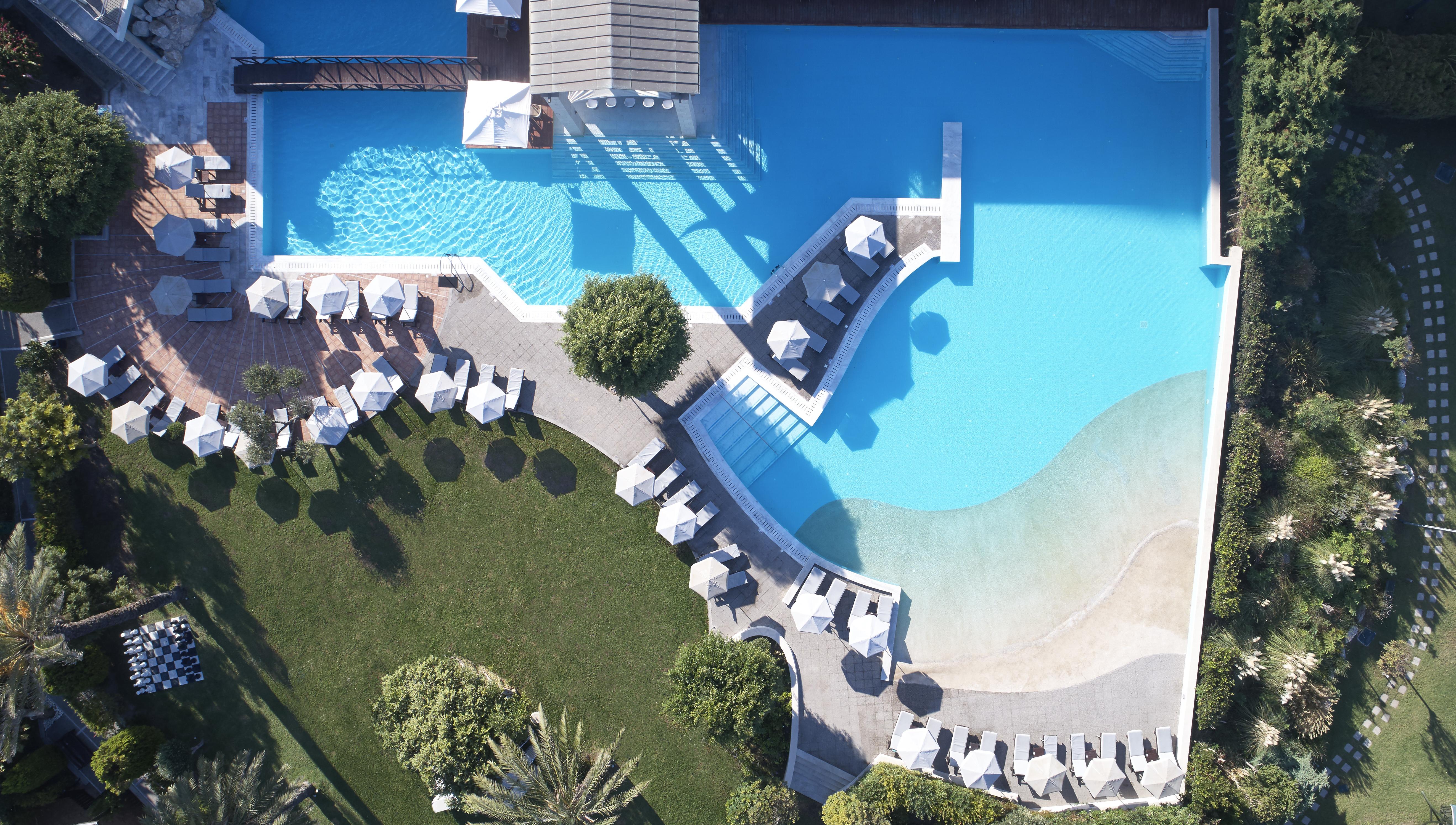 Amus Hotel & Spa Ixia  Exterior foto Aerial view of the pool