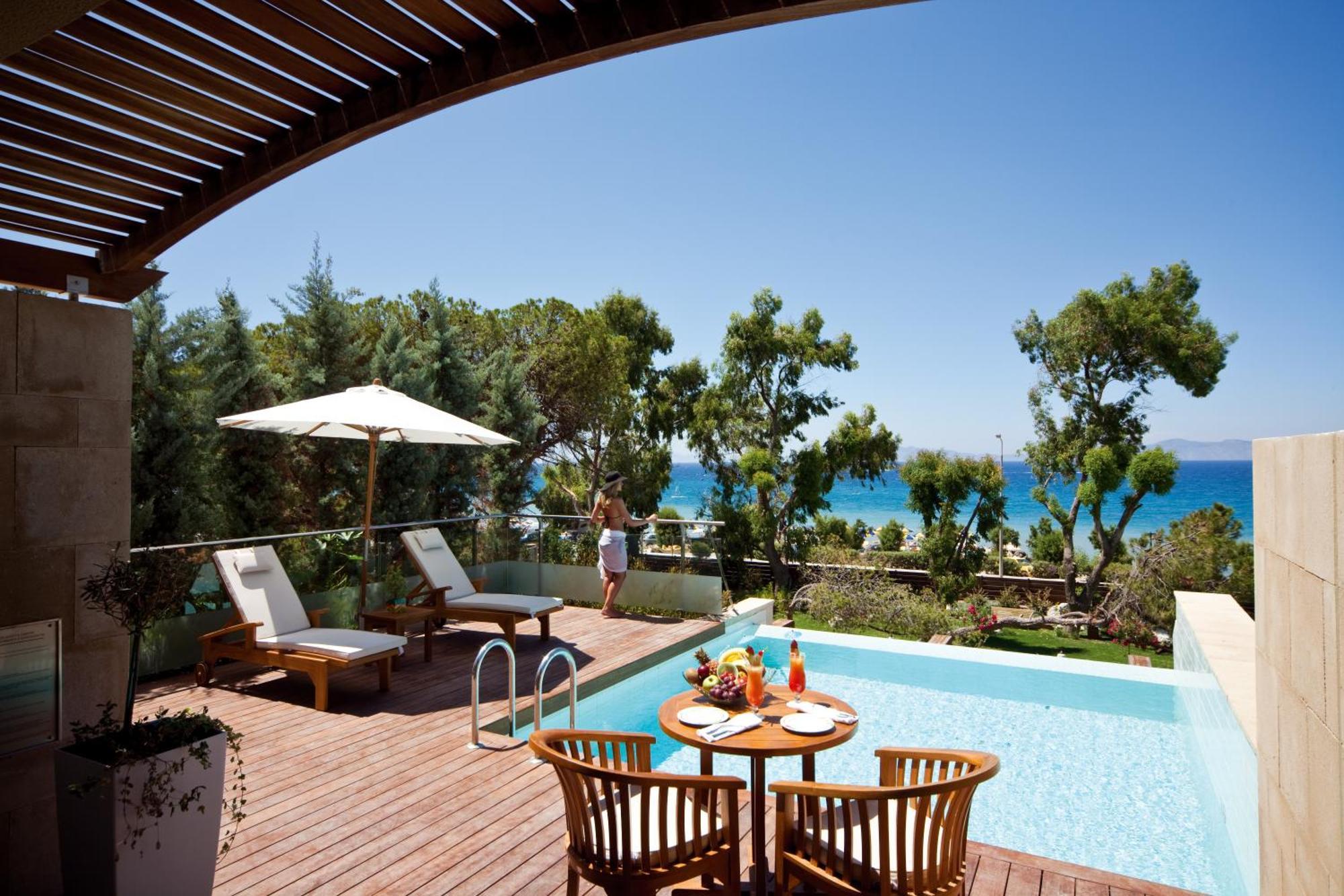 Amus Hotel & Spa Ixia  Exterior foto Private pool at the hotel