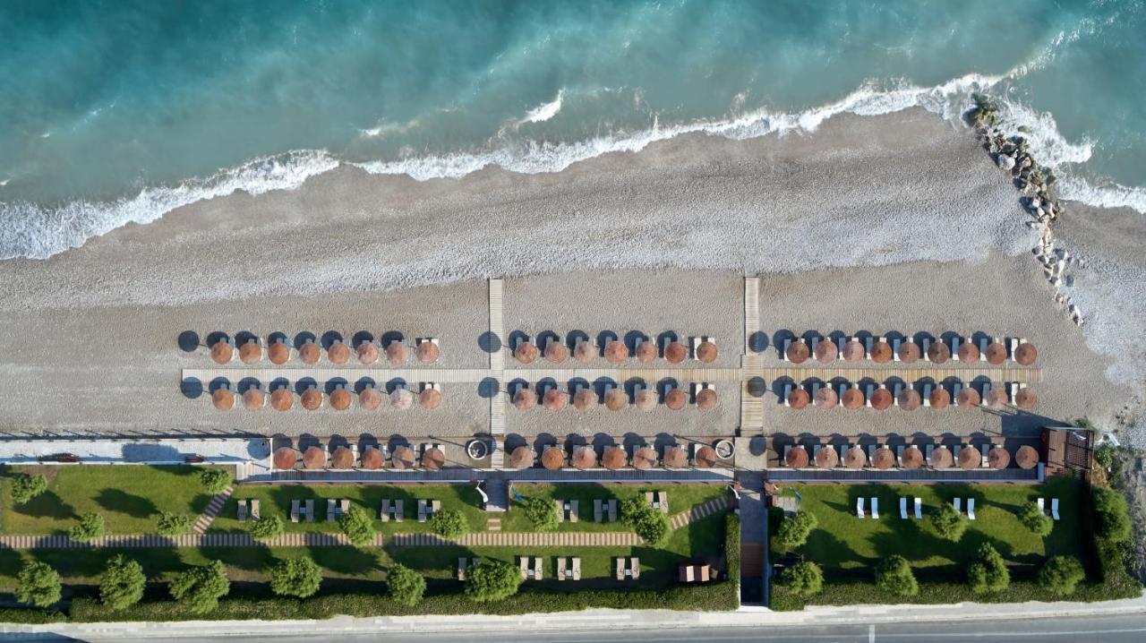 Amus Hotel & Spa Ixia  Exterior foto The 1960s-built, 1000-metre-long (3,300 ft) seawall at the Port of Miami