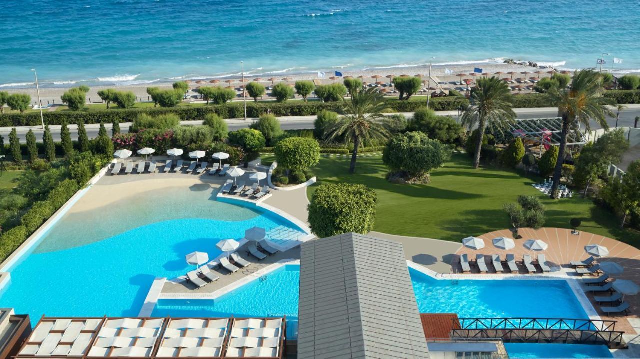 Amus Hotel & Spa Ixia  Exterior foto The resort's swimming pool